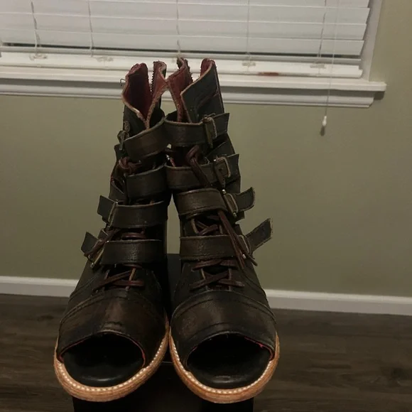 Freebird Braden Size 9 - Picture 4 of 6